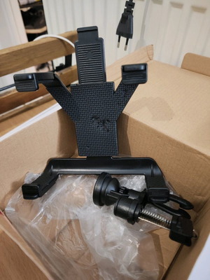 Tablet holder for air vent unused