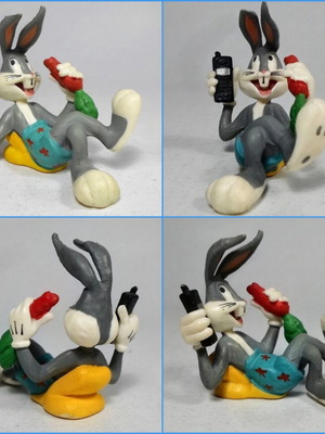 Bugs Bunny vintage miniature figure 1990s, Bullyland hand painted