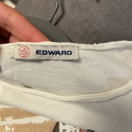 Edward Jeans sleeveless loose t-shirt like new, white and beige