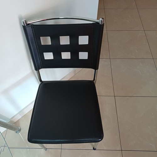 Kitchen table with 2 chairs like new, glass and INOX
