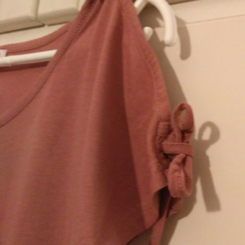 Levi's women's mako t-shirt used, size M, rotten apple color