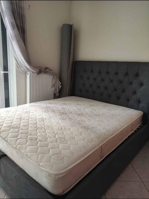 Διπλό κρεβάτι ΕΝΤΟΣ σαν καινούργιο χωρίς στρώμα με αποθηκευτικό χώρο