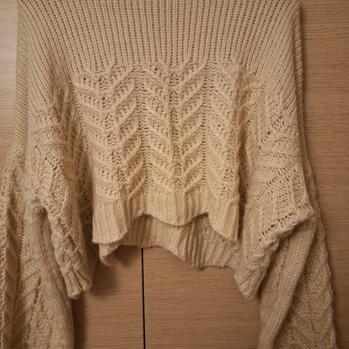 Karavan sweater like new, beige, warm with heavy knit