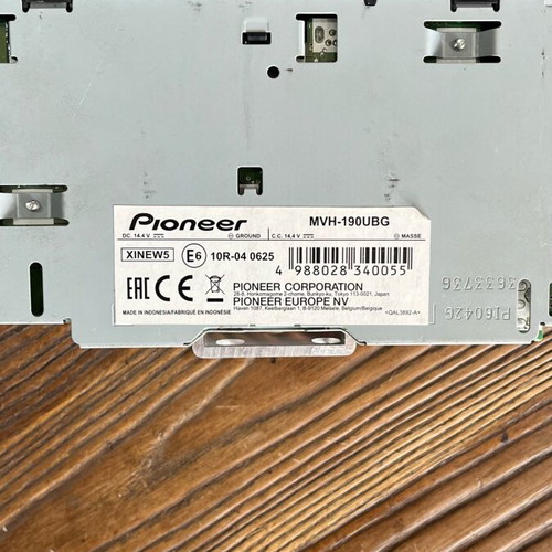Pioneer 1din MVH-190UBG like new with 4x50 watt, USB, AUX