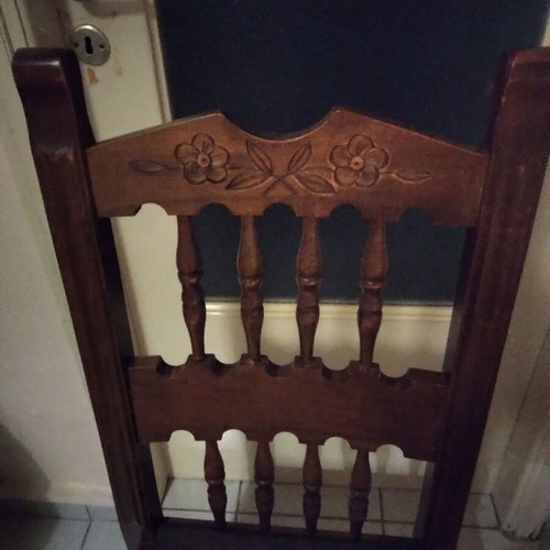 Dining table with four carved chairs like new