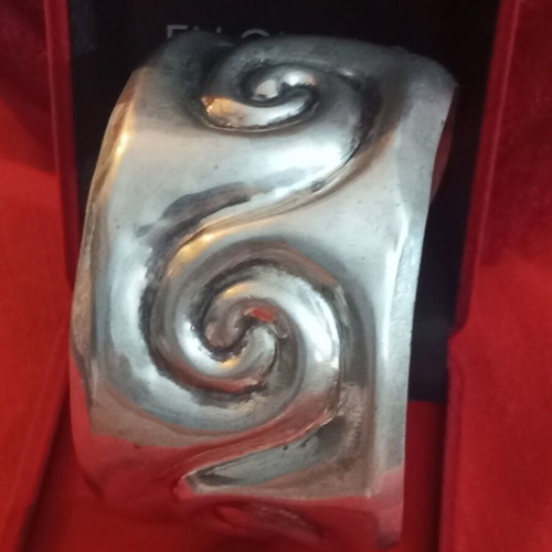 Silver 925 bracelet Mexico silver used with archaic designs and safety chain rings