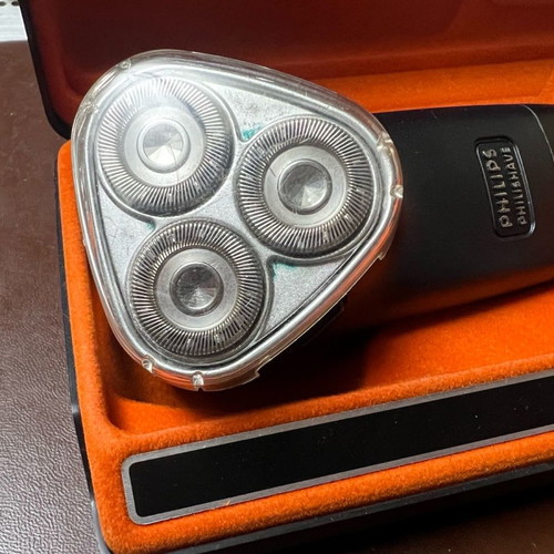 Vintage Philips shaver used in excellent condition