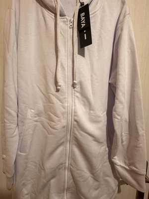 Baya cardigan one size new in beige and white
