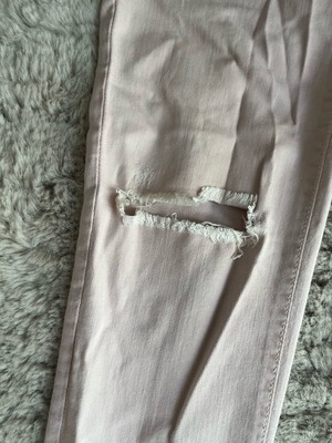 Γυναικείο jean παντελόνι Stradivarius σε μπεζ απόχρωση, σε άριστη κατάσταση