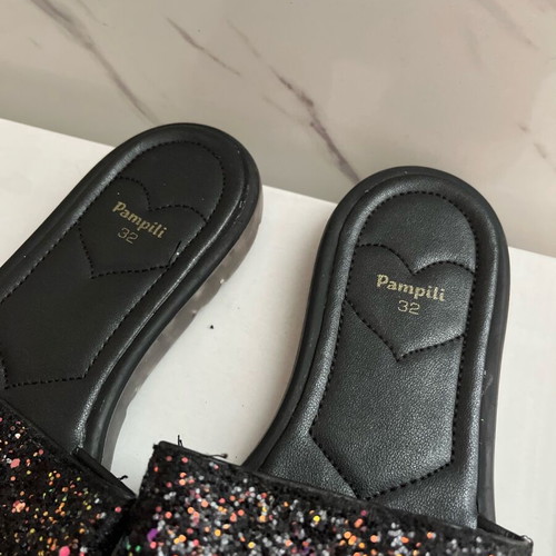 Slippers with rhinestones size 32 for girls like new, black
