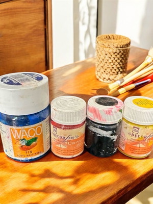 Painting paints used for stone, wood, and canvas