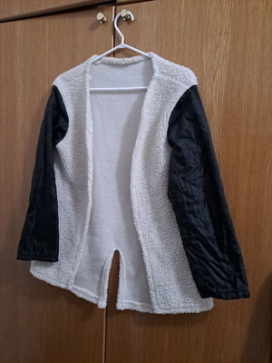Black and cream synthetic fleece jacket, one size