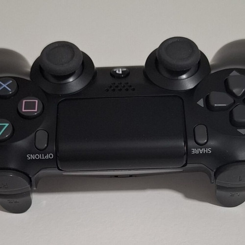 PS4 controller used, excellent condition without drift