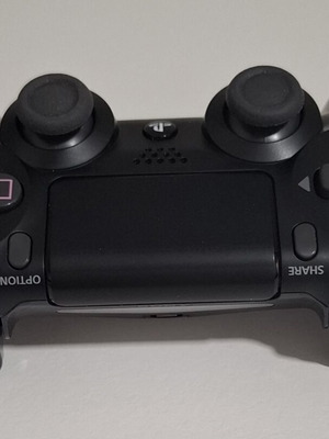 PS4 controller used, excellent condition without drift