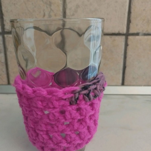 Knitted hot drink protector new
