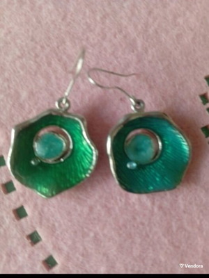 Earrings with green enamel and stainless steel