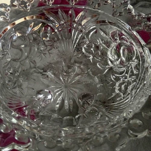 Crystal punch bowl luxury, new, diameter 21cm with carved feet