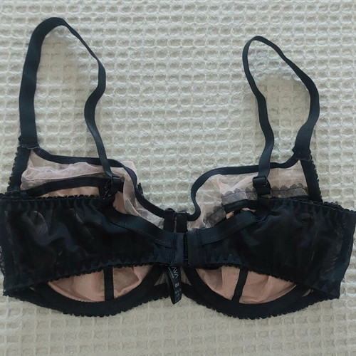 Ava lace bra size 85D like new, black and beige