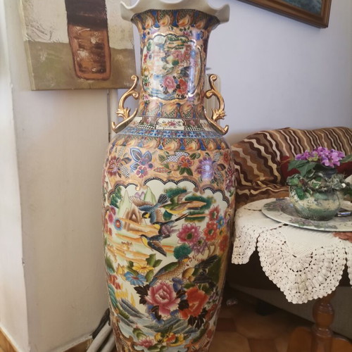 Tatsuma Asian porcelain vase handmade, height 1.40m like new