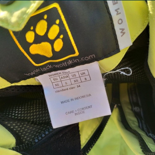 Jack Wolfskin windbreaker like new, size XS