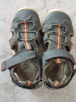 Crecendo leather sandals gray like new, size 29