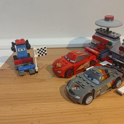 Lego Ultimate Race Set Cars 2 9485 used, missing stickers and box