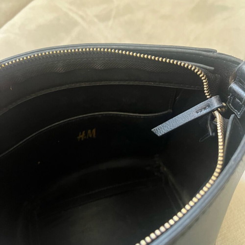 H&M black crossbody bag like new