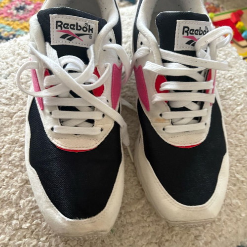 Reebok women's sneakers size 39 like new, white and pink