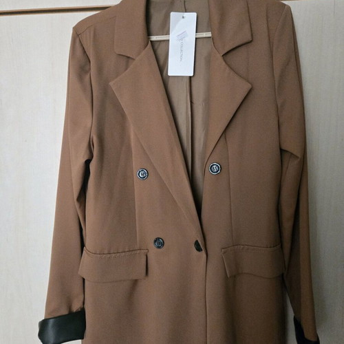 Tan jacket with leather sleeves new, size M