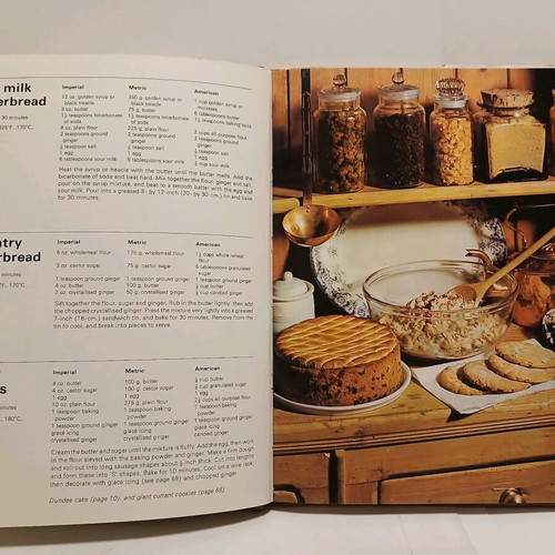 Home Baked Bread & Cakes baking book used 1973