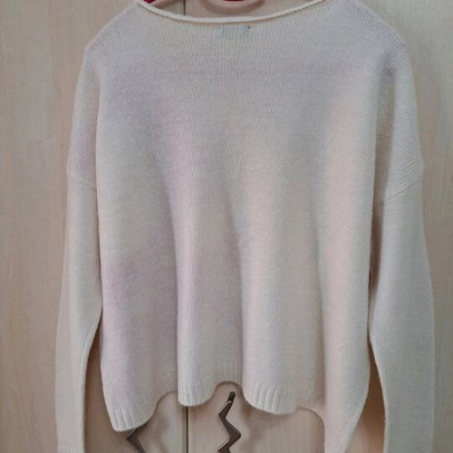Benetton women's sweater new, white with fuchsia design