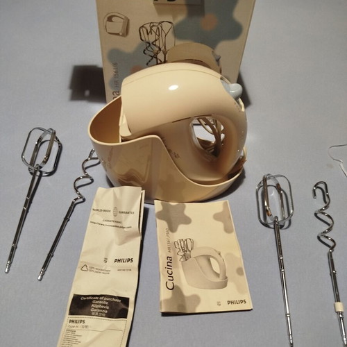 Philips Cucina HR 1561/6 Hand Mixer new with 4 beaters and stand