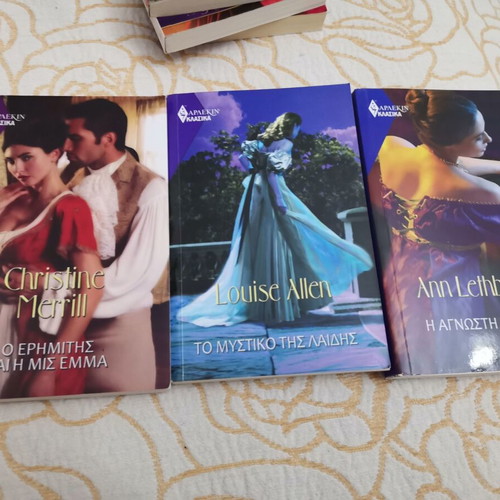 Arlekin Classics Mini Books like new, set of 3