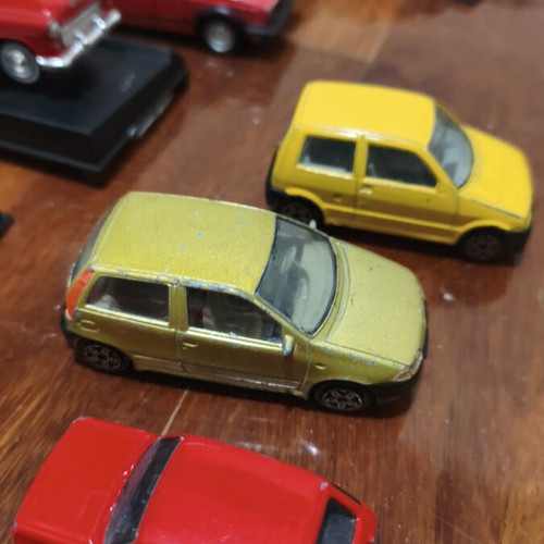 Diecast model cars used, Fiat Citroën Honda Zastava Renault 1:43 set