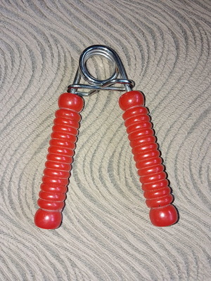 Hand grip strengthener