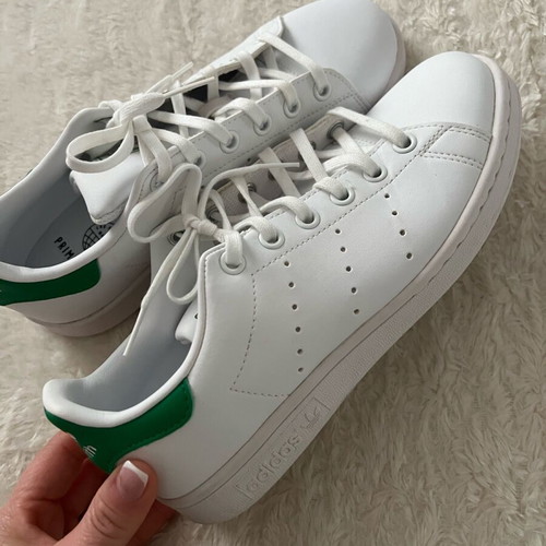 Adidas athletic shoes size 37 like new, white and green
