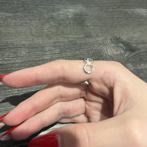 Silver ring brand new in excellent condition