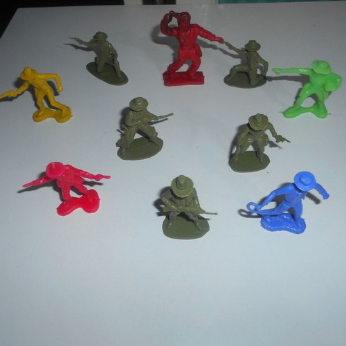 Western cowboy and Indian figures pack of 10 used toy soldiers from previous century