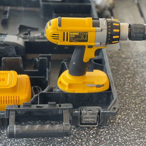 Dewalt DC925 hammer drill screwdriver used 28 V 450 W