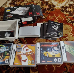 Nintendo DS boxed