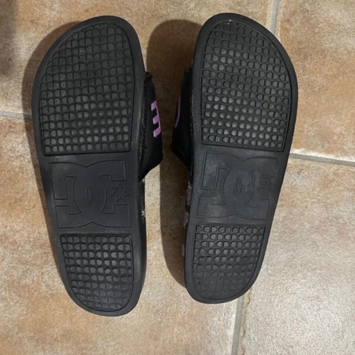 DC Shoes Slides floral used, size 36-37, black and purple