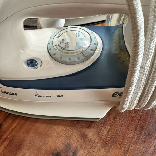 Philips iron like new, small and easy to use