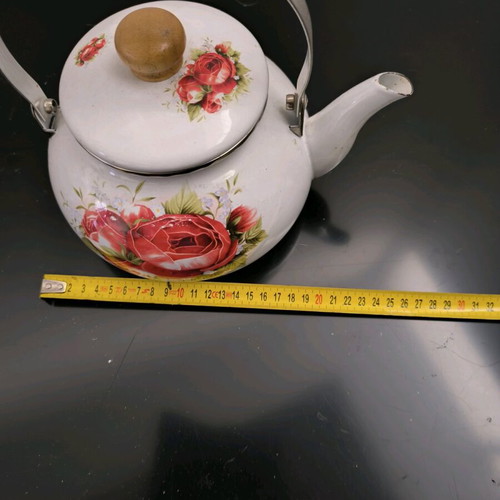 Iron teapot like new
