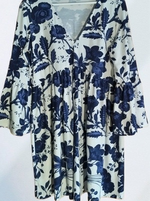 A-Style dress with unique sleeve, cotton, like new