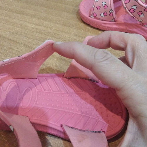 Girl's sandals size 21 with unicorn design like new