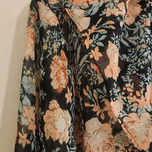 Mango floral shirt like new, airy, multicolored, size M