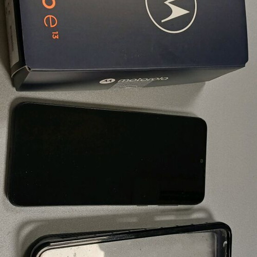 Motorola e13 64GB like new with 360 armor case, black