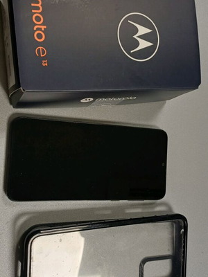 Motorola e13 64GB σαν καινούργιο, με θήκη 360 armor, μαύρο