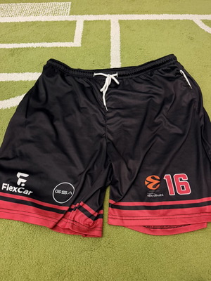 Olympiacos Basketball Shorts like new, size 2XL slim fit