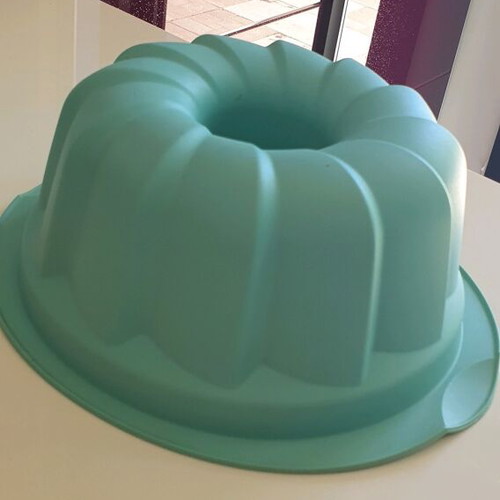 Tupperware Bundt Silicone Mold XXL new